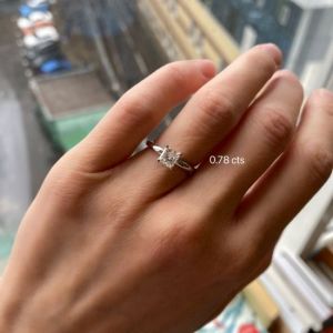 Princess cut diamond engagement ring - Photo 4