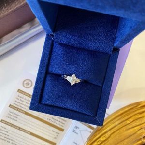 Marquise and Side Trillion Diamonds Ring - Photo 1