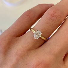 Oval Diamond Ring in 18K Yellow Gold