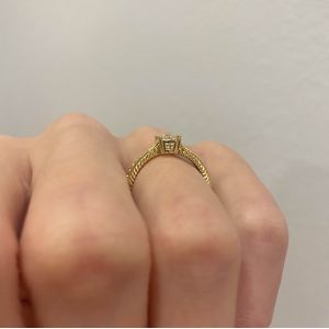 Oriental Style Princess Cut Diamond Ring 18K Yellow Gold - Photo 4