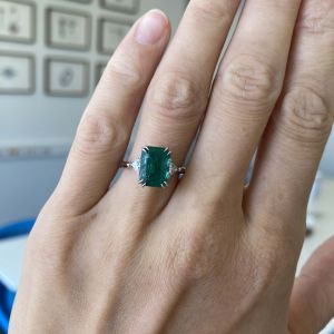 3.31 carat Emerald and Side Trillion Diamonds Ring - Photo 5