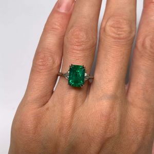 3.31 carat Emerald and Side Trillion Diamonds Ring - Photo 4
