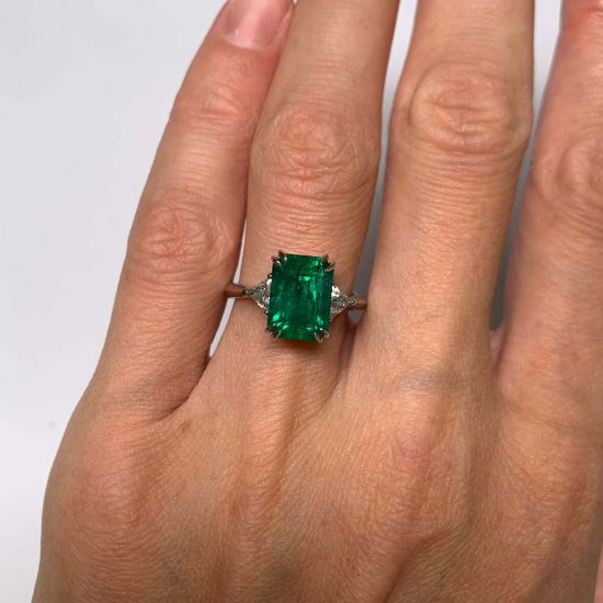 3.31 carat Emerald and Side Trillion Diamonds Ring,  Enlarge image 5