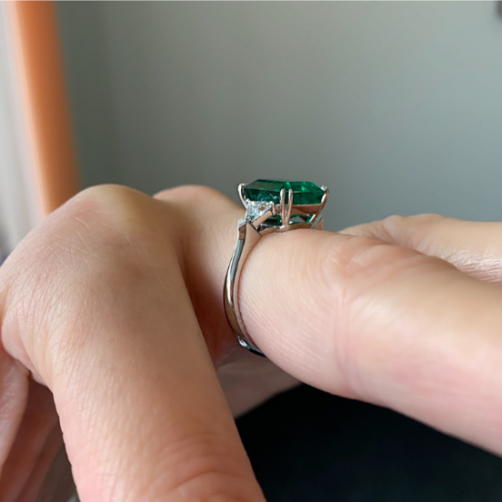 3.31 carat Emerald and Side Trillion Diamonds Ring,  Enlarge image 10
