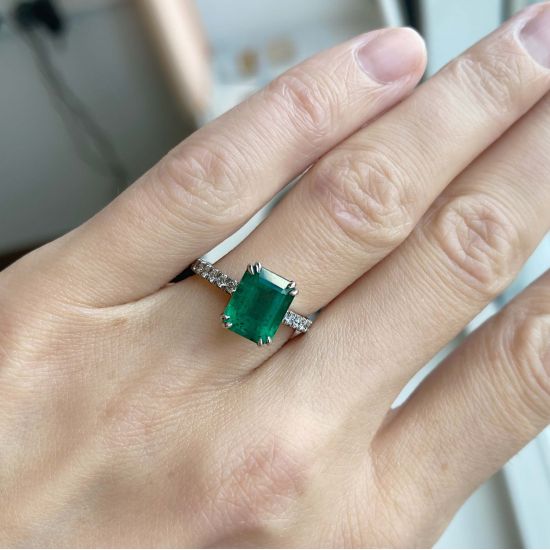 2.5 ct Emerald with Diamond Pave Ring,  Enlarge image 4