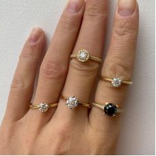 Three Diamond Ring in 18K Yellow Gold