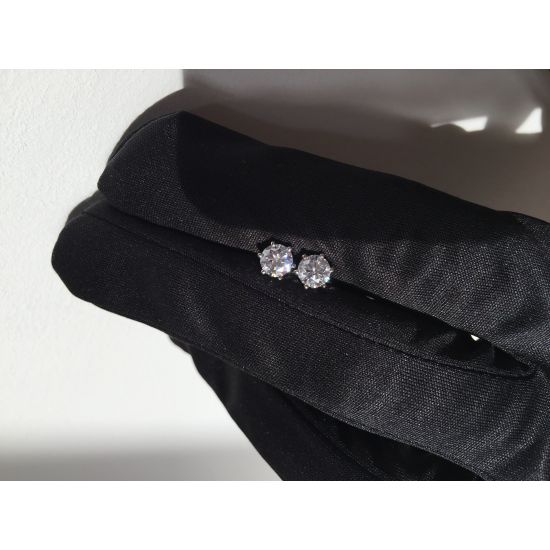 Classic Diamond Stud Earrings in 18K Rose Gold,  Enlarge image 6