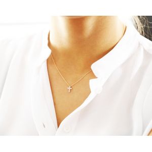Cross Necklace with 6 diamonds - Photo 1