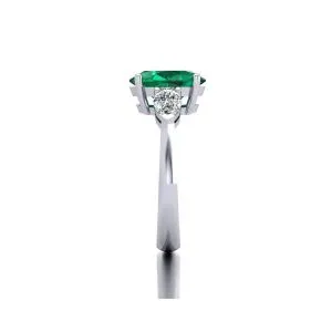 Oval Emerald with Side Pear Diamond Ring - Photo 2